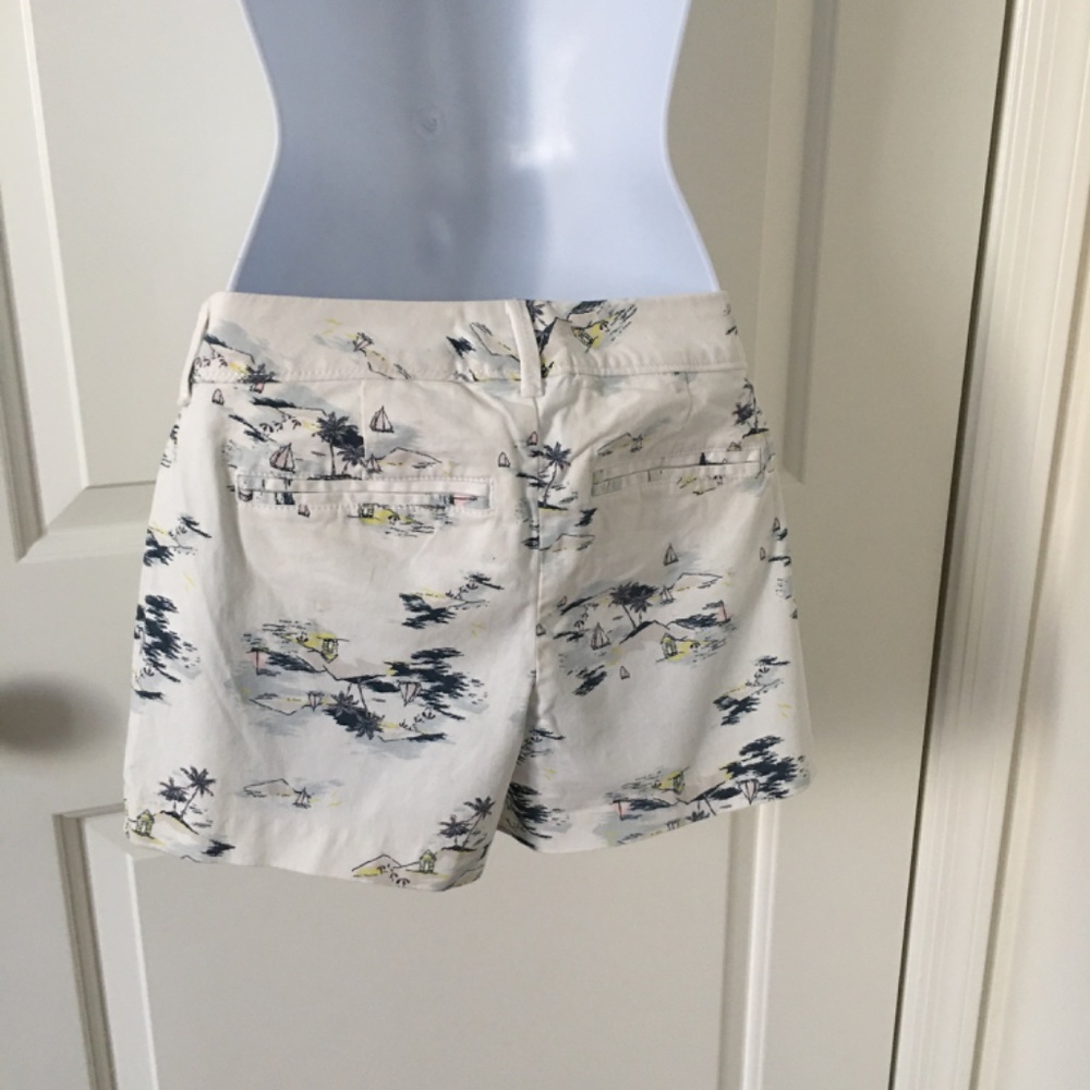 Old Navy Le Pixie Tropical White Blue Beach Shorts. Size OR - Picture 4 of 6